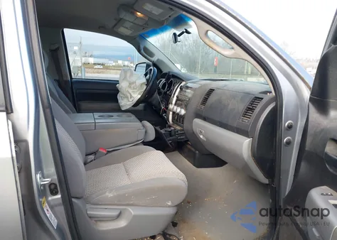 2008 Toyota Tundra Base V6 z USA, uszkodzony, nr VIN 5TFRU541X8X014275